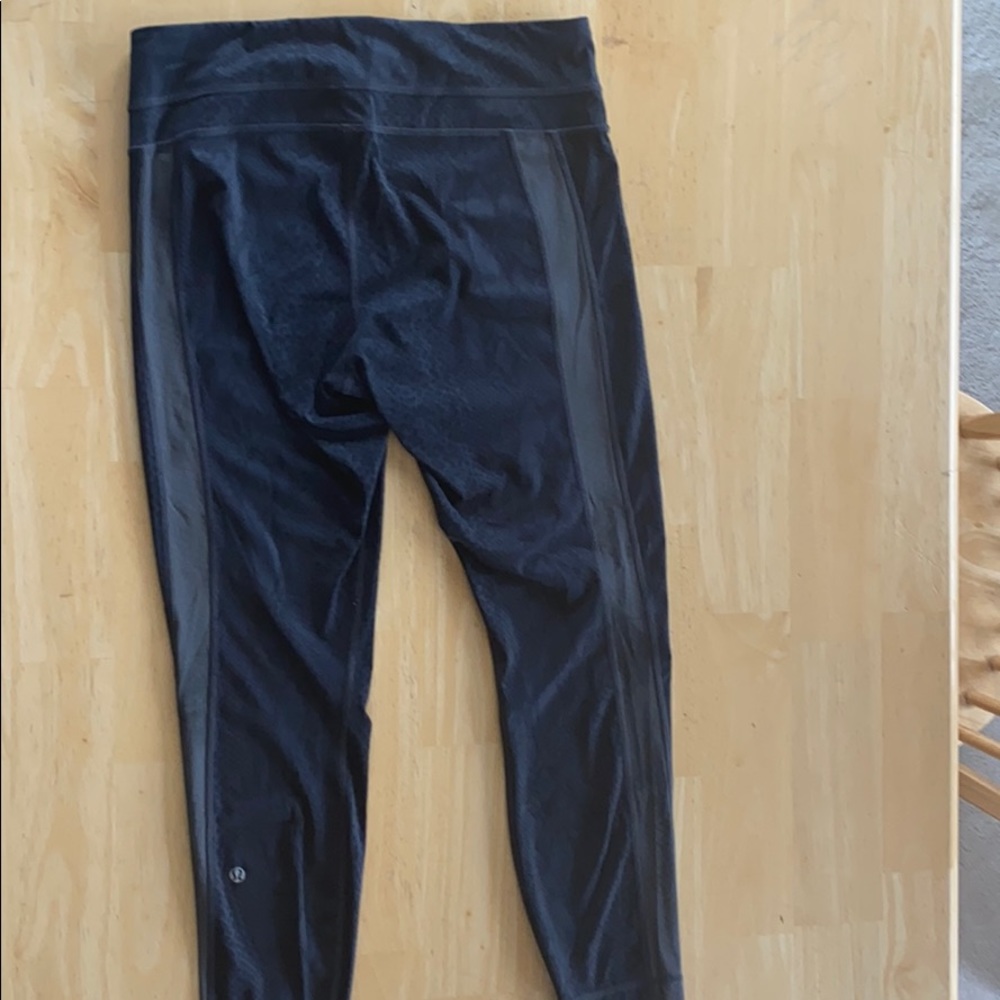 Lululemon Athletica Print Crop Leggings Size 10